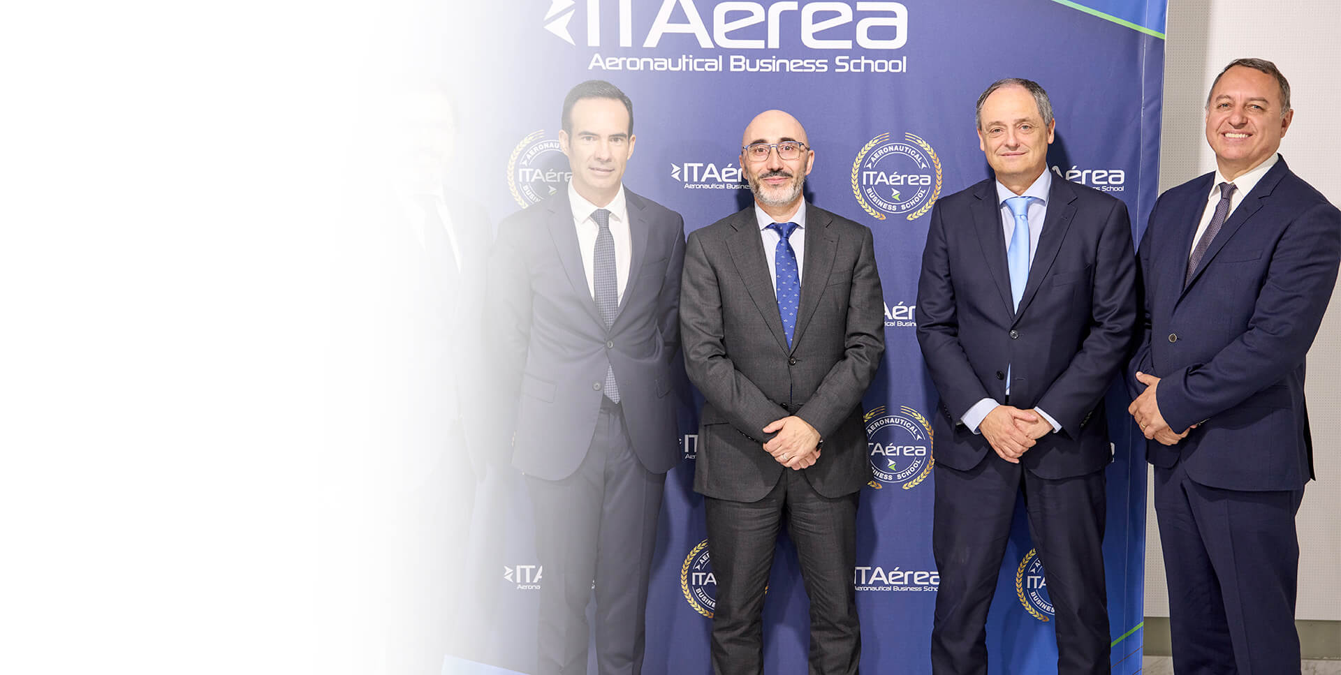 <span class='negritaslide'>Máster Oficial en Gestión y Dirección<br />Aeronáutica y Aeroportuaria<br />MGDA MADRID</span>