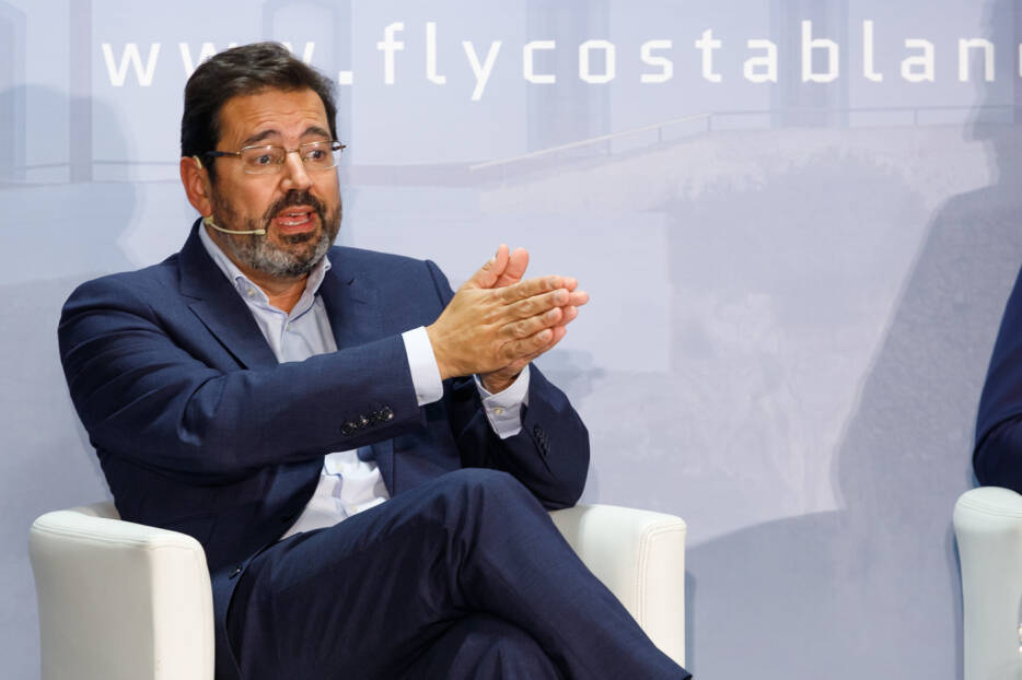 D. Javier Gándara presenta la II edición de su libro Revolución en los Cielos: Claves del Éxito de las Aerolíneas de Bajo Coste, editado por ITAérea Editorial 1634831263 MG 8780 Multimedia ampliada - D. Javier Gándara presenta la II edición de su libro Revolución en los Cielos: Claves del Éxito de las Aerolíneas de Bajo Coste, editado por ITAérea Editorial
