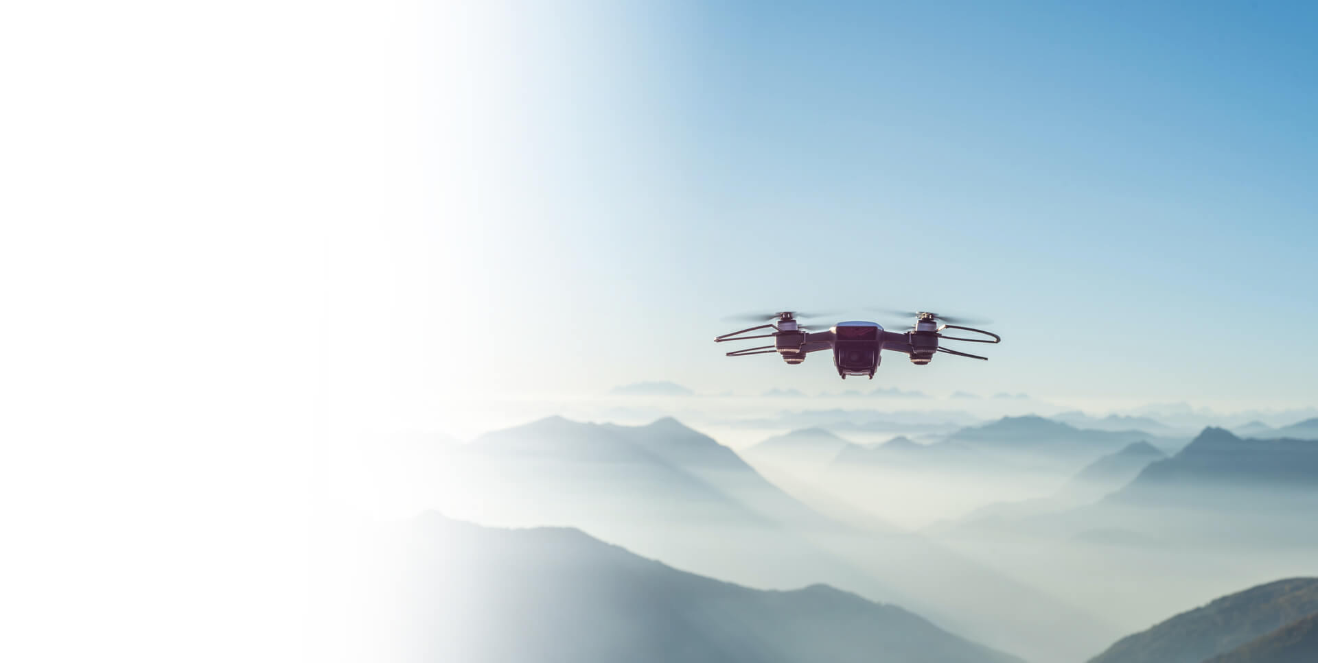 <span class='negritaslide'>Máster en Gestión y Dirección<br />de Empresas de Drones <br />MGDRON</span>