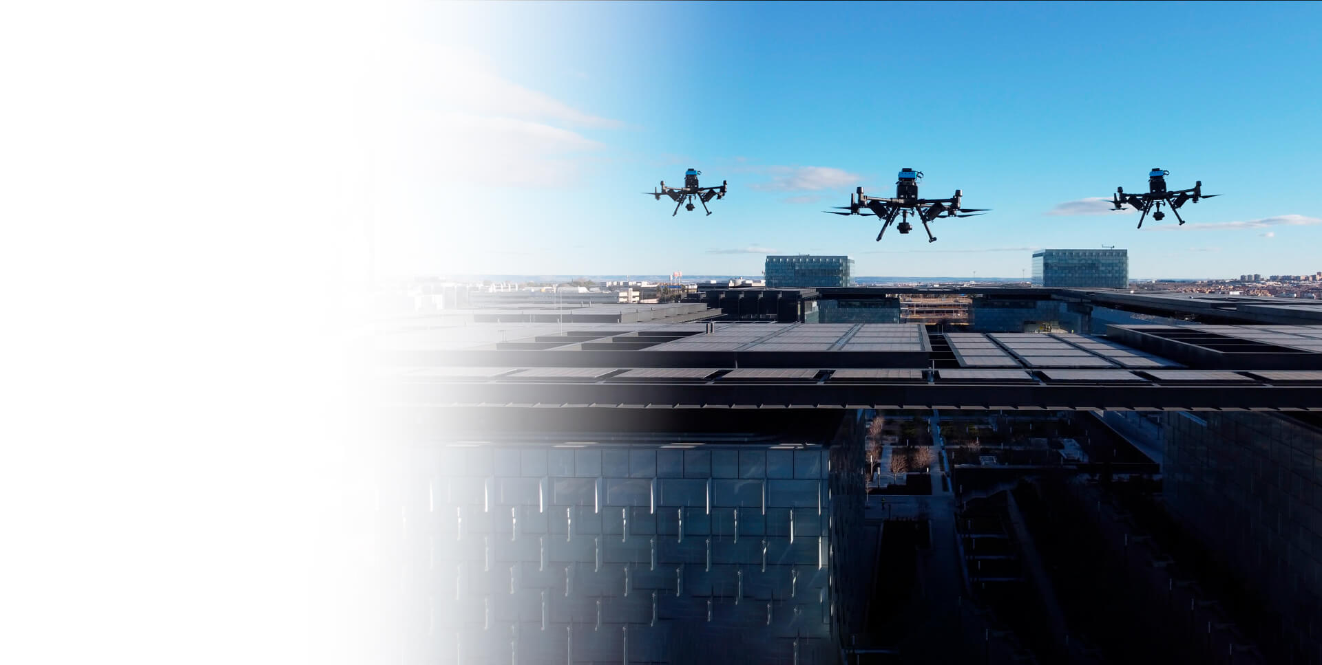 <span class='negritaslide'>Máster en Gestión y Dirección<br />de Empresas de Drones <br />MGDRON</span>