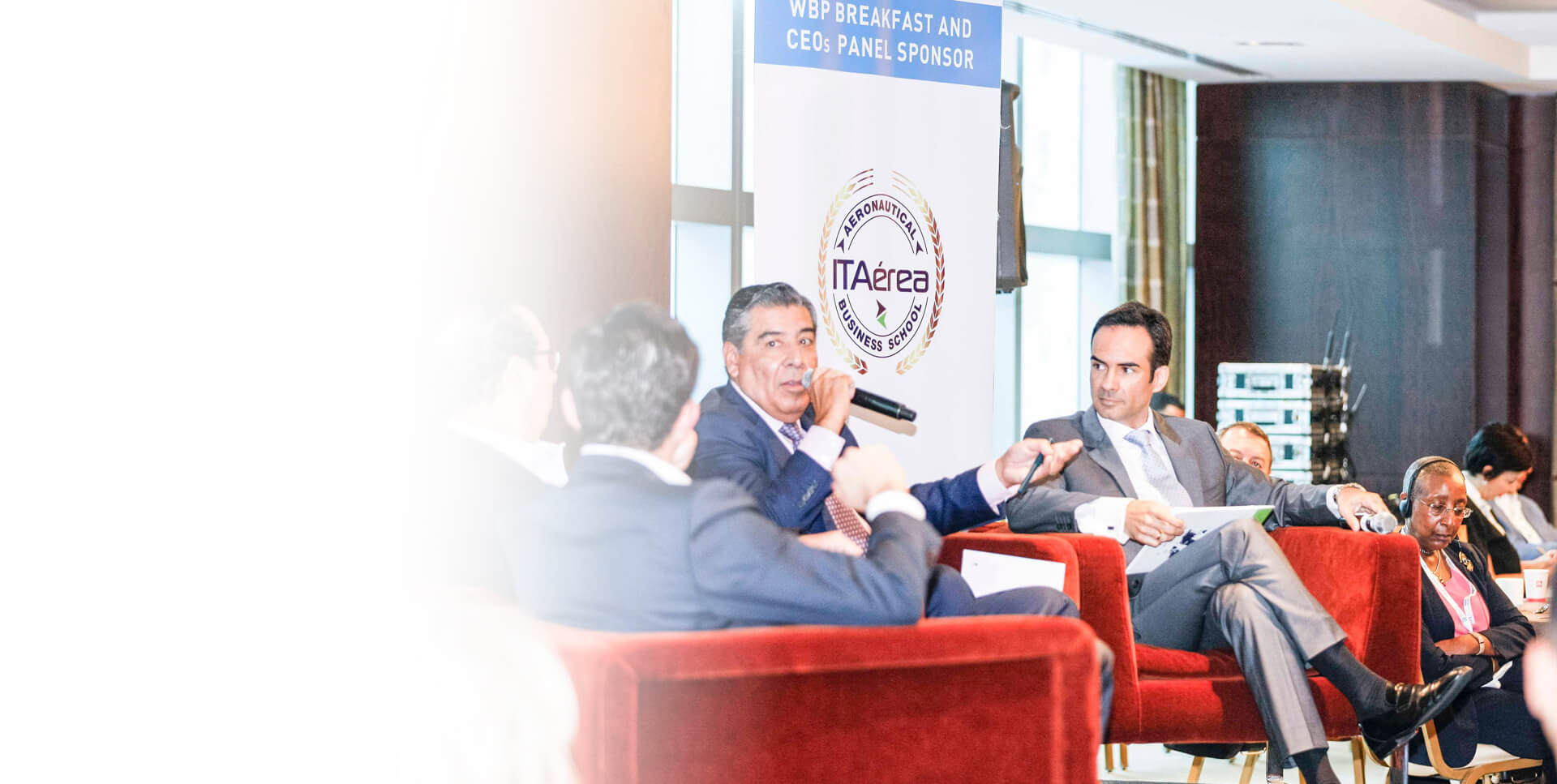 <span class='negritaslide'>Encuentros sectoriales. </span>