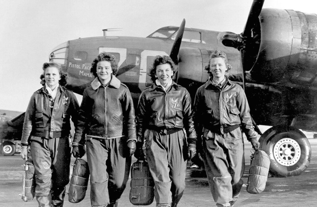 Boeing YB 17 Maiden Flight 1024x671 - Mujeres en la historia de la aviación y el transporte aéreo