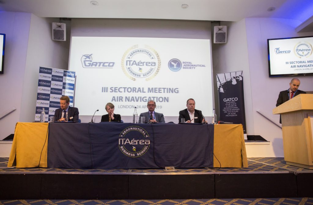 Así fue el III Encuentro Sectorial de Navegación Aérea Organizado por ITAérea y GATCO en La Royal Aeronautical Society CM B1432 1024x671 - Así fue el III Encuentro Sectorial de Navegación Aérea Organizado por ITAérea y GATCO en La Royal Aeronautical Society