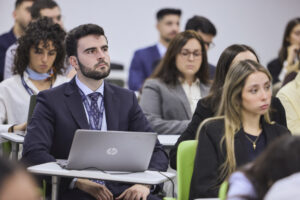 Dña. María José Cuenda, Directora General Comercial e Inmobiliaria de Aena, imparte conferencia extraordinaria en ITAérea Madrid CUEC0492 300x200 - Dña. María José Cuenda, Directora General Comercial e Inmobiliaria de Aena, imparte conferencia extraordinaria en ITAérea Madrid