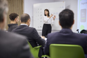 Dña. María José Cuenda, Directora General Comercial e Inmobiliaria de Aena, imparte conferencia extraordinaria en ITAérea Madrid CUEC1054 300x200 - Dña. María José Cuenda, Directora General Comercial e Inmobiliaria de Aena, imparte conferencia extraordinaria en ITAérea Madrid