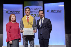 IMG 8593 300x200 - Así fue la ceremonia de graduación 2024