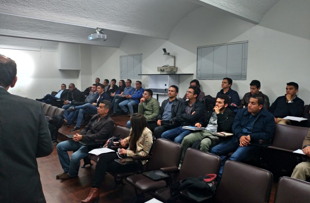 Sesión UMNG 2 1024x671 - Charla Informativa Sobre la Formación Impartida por ITAérea en Colombia