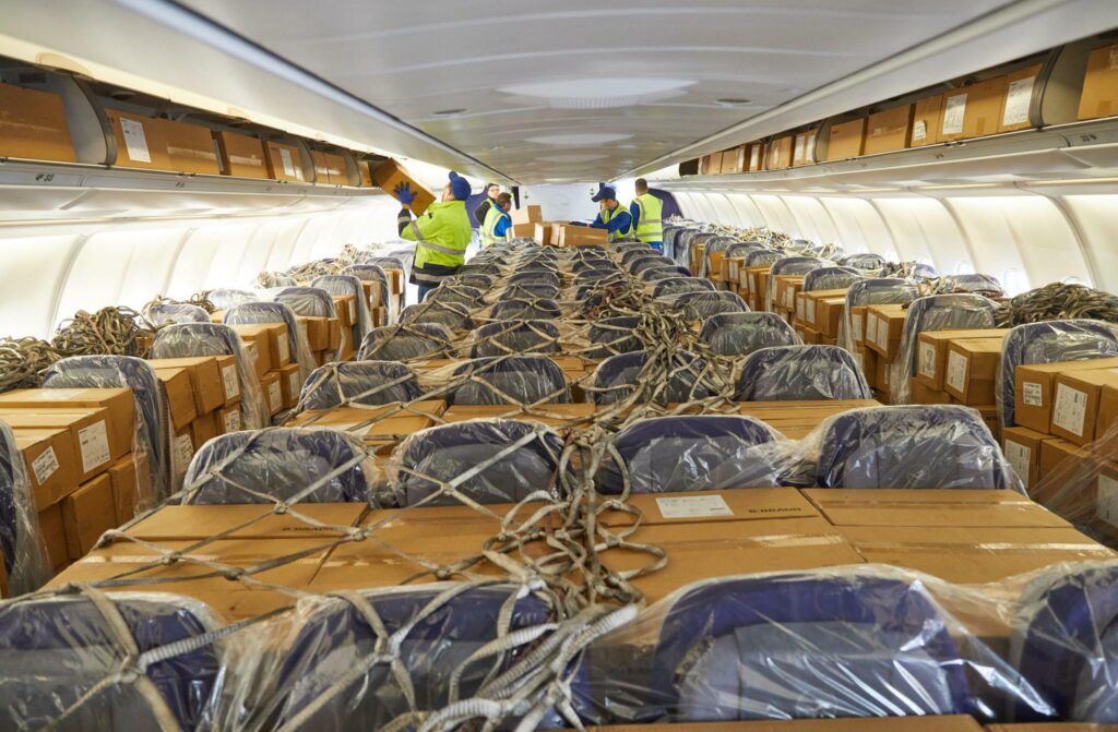 carga aérea 1024x671 - El transporte de carga aérea como nueva línea de negocio de las aerolíneas