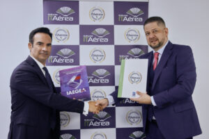 firma acuerdo baer inac iaegea 3 300x200 - ITAérea firma acuerdo con BAER, INAC E IAEGEA
