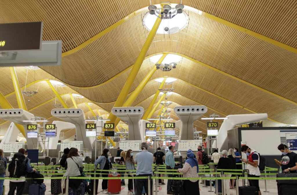 t4 del aeropuerto adolfo suarez madrid barajas 1024x671 - Aena, la red con más aeropuertos seguros según la Acreditación de Salud Aeroportuaria de ACI